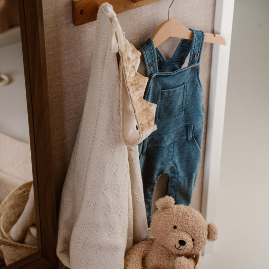 Dirkje "Latzhose" mit Tasche - Blue Jeans