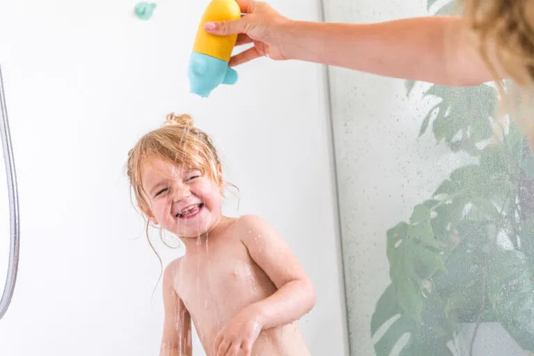 Quut Badespielzeug "Squeezi U-Boot"