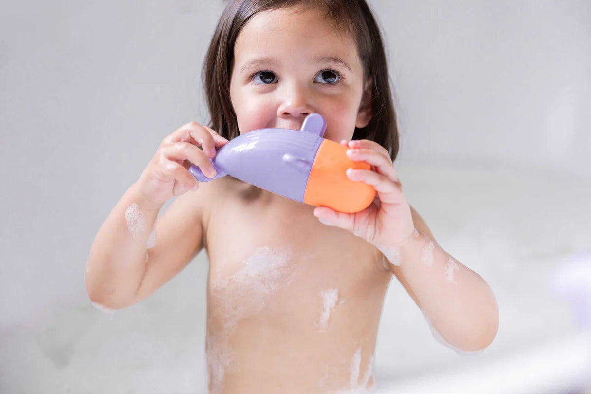 Quut Badespielzeug "Squeezi Wal"