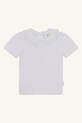 Bild in Galerie-Betrachter laden, Hust & Claire T-Shirt "Alma" White mit Volant-Kragen
