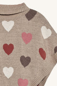 Bild in Galerie-Betrachter laden, Hust & Claire "Poncho Pinja Hearts" - Bisquit
