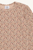 Bild in Galerie-Betrachter laden, Hust & Claire "T-Shirt langarm Alma Little Rose" - Rugby Tan
