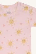 Bild in Galerie-Betrachter laden, Hust & Claire Body kurzarm Buller, allover Druck Sonne - Chalk pink
