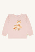 Bild in Galerie-Betrachter laden, Hust & Claire Langarmshirt mit Druck und Volant - Hushed Pink
