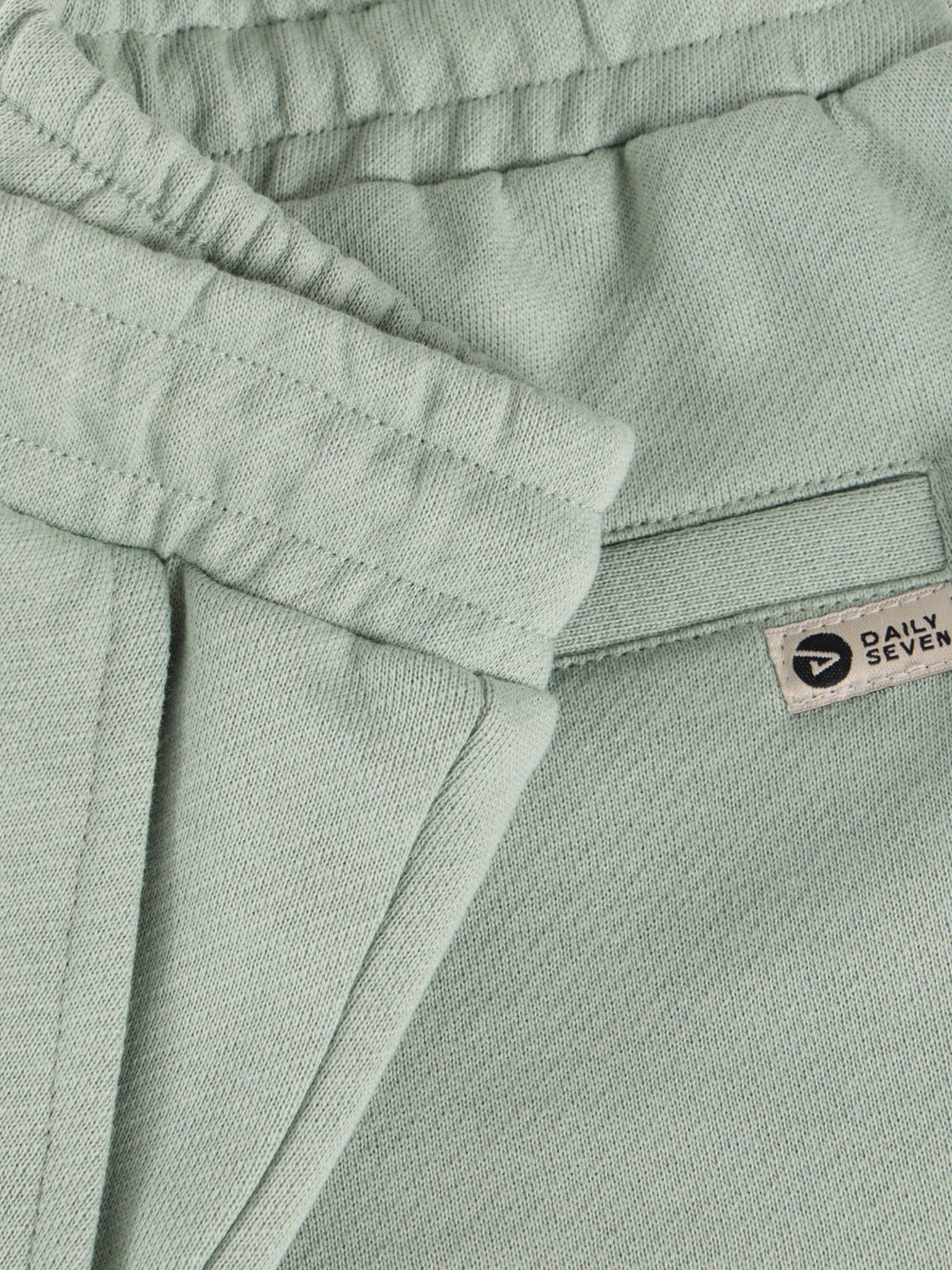 Daily Seven Shorts - Green Millieu