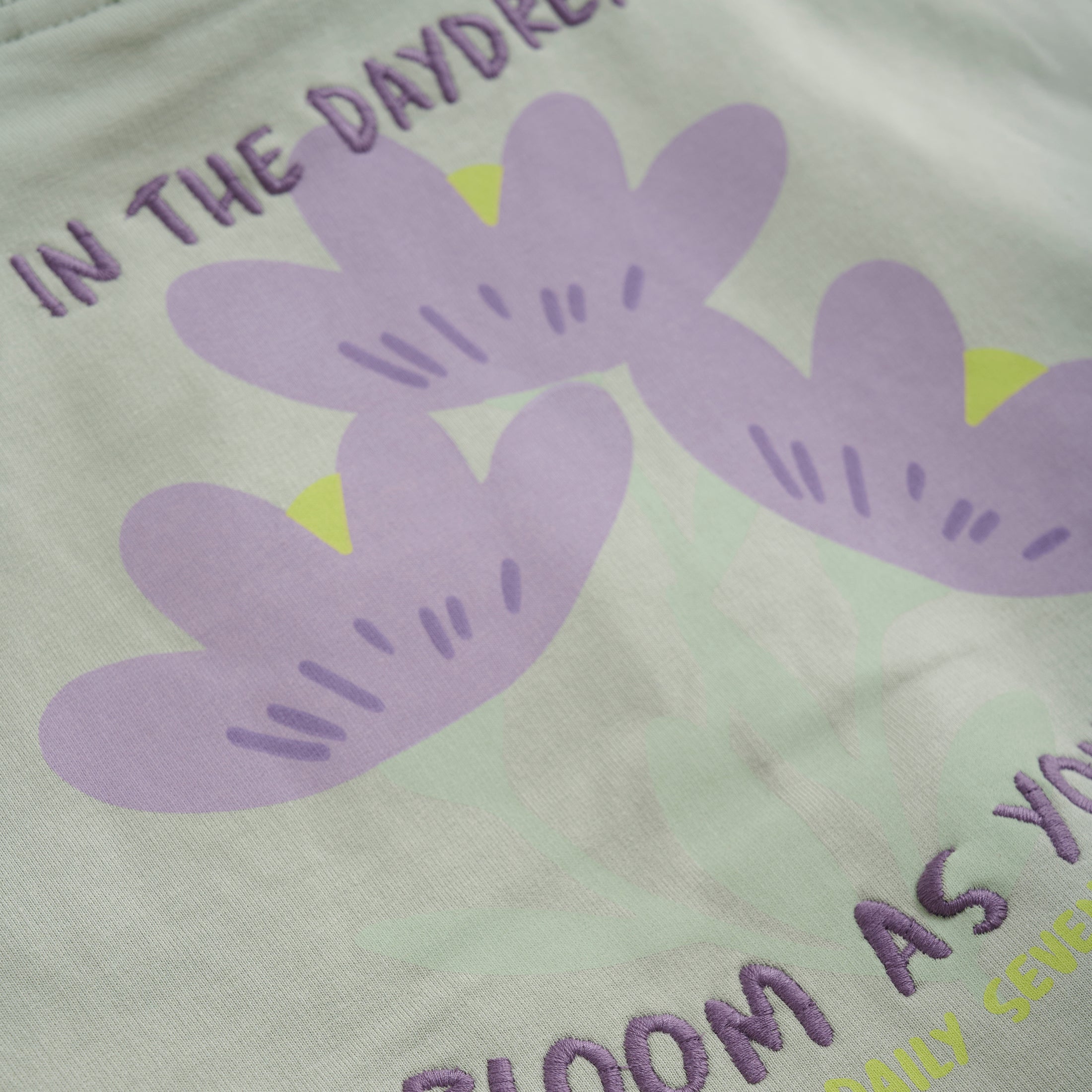 Daily Seven "Sweatshirt Backprint" - Cool Mint