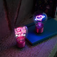 Bild in Galerie-Betrachter laden, Legami Deko-Tischlampe in Glühbirnenform - Love Is in the Air - Bulb Fiction
