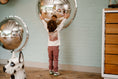 Bild in Galerie-Betrachter laden, Daily Seven "T-Shirt langarm Artwork"- Off White
