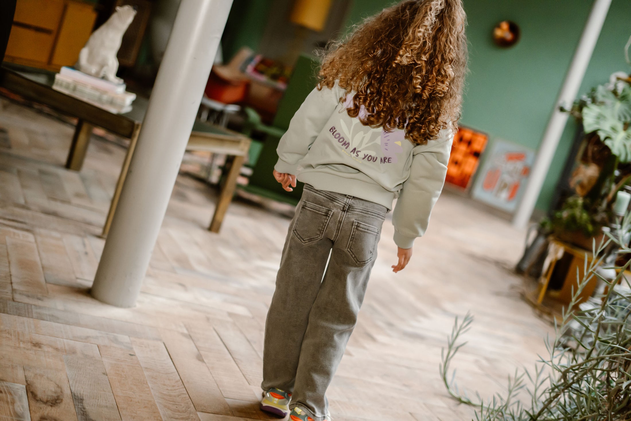 Daily Seven "Sweatshirt Backprint" - Cool Mint
