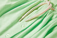 Bild in Galerie-Betrachter laden, Someone "Kleid" mit Flügelärmchen und Knopfleiste - Bright Green
