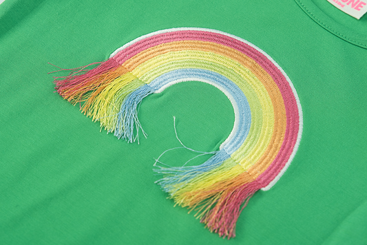 Someone "T-Shirt Fie" mit Regenbogen und Fransen - Grün