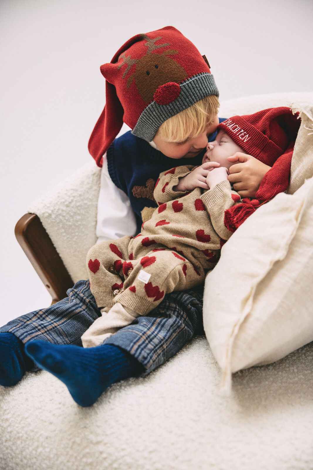 Hust & Claire "Strampler aus Strick" mit Herzchen - Biscuit