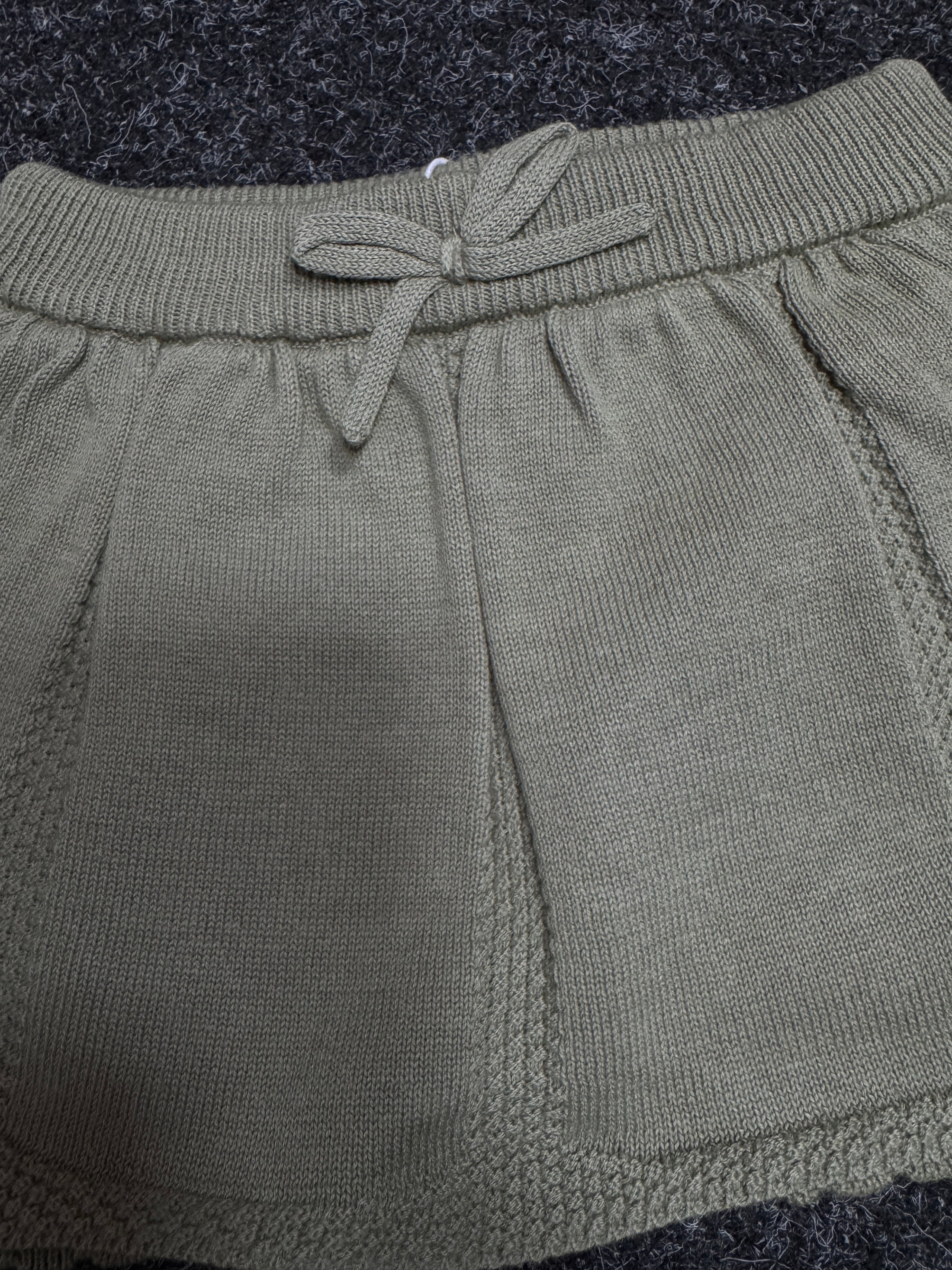 Hust & Claire Strick Shorts in Rock Optik - Green Tea