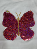 Bild in Galerie-Betrachter laden, Someone T-Shirt mit Schmetterling Applikation - Ecru
