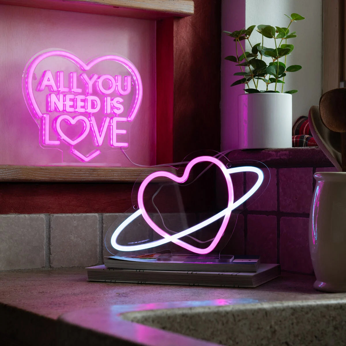 Legami LED-Lampe mit Neoneffekt - All You Need is Love - It’s a Sign