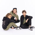 Bild in Galerie-Betrachter laden, No Way Monday "Sweatshirt" mit Kapuze - Black

