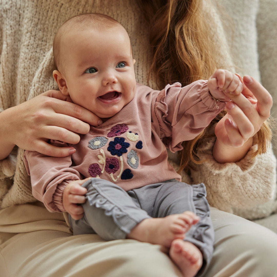 Dirkje "Sweatshirt" mit Rüsche und Stickerei - Light Mauve
