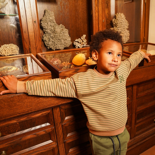 Koko Noko "Sweatshirt" gestreift - Dark sand