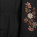 Bild in Galerie-Betrachter laden, Koko Noko "Kleid" mit Stickerei - Faded black
