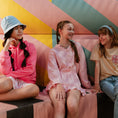 Bild in Galerie-Betrachter laden, No Way Monday "Sweatshirt" mit Kapuze und verspielter Raffung - Pink
