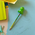 Bild in Galerie-Betrachter laden, Legami Anti-Stress-Bleistift Dino „Rooarrr!“ - Squeezies
