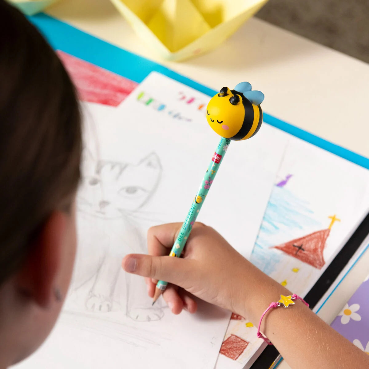 Legami Anti-Stress-Bleistift Bee „Bee Different“ - Squeezies