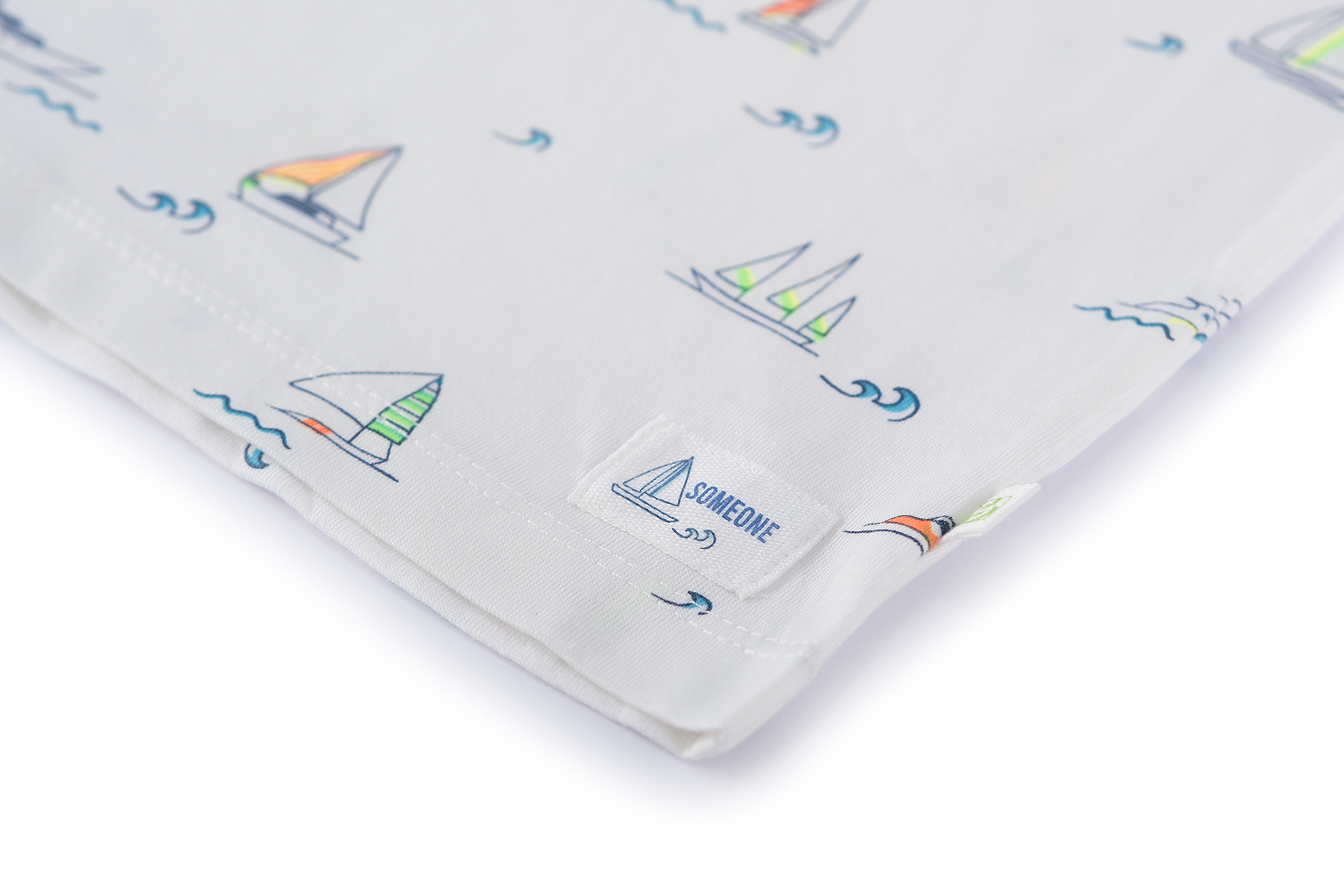 Someone "T-Shirt" mit Seegelbooten - Ecru
