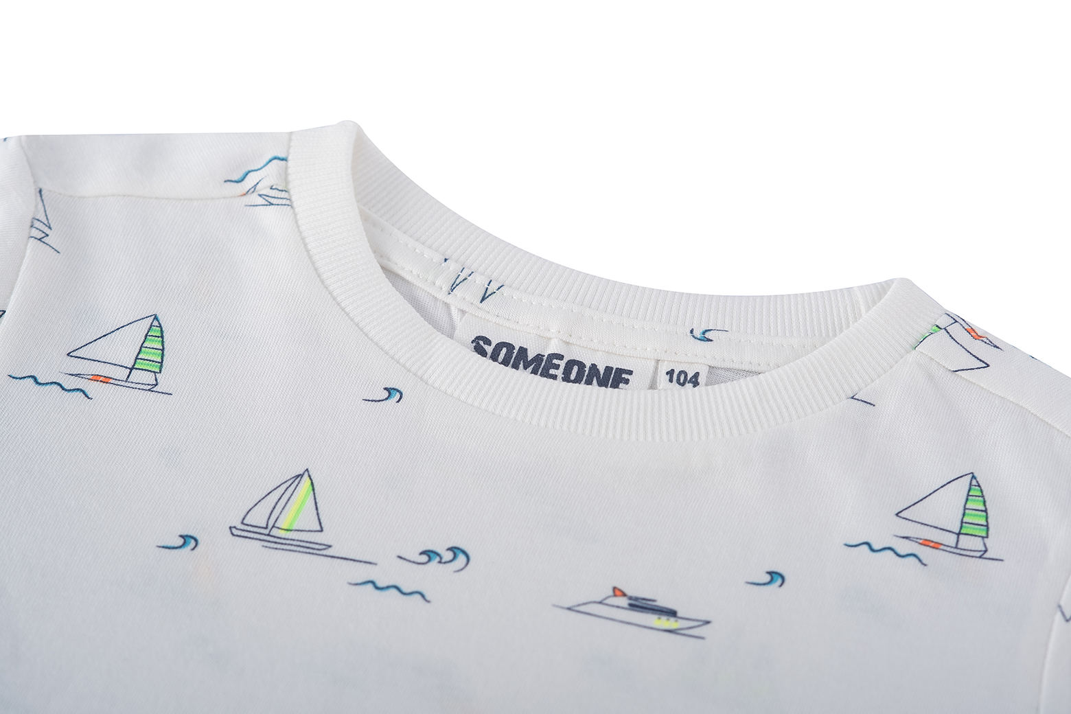 Someone "T-Shirt" mit Seegelbooten - Ecru