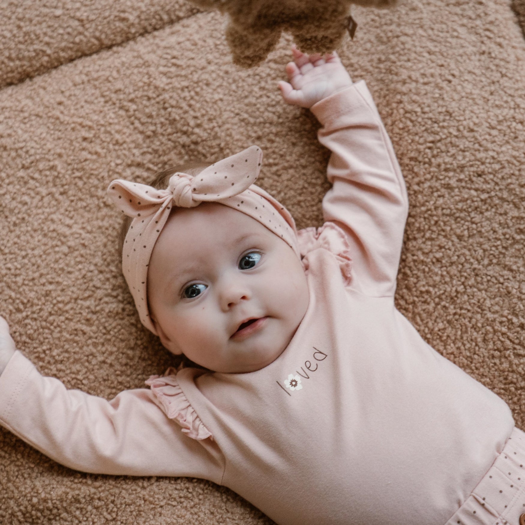 Dirkje "Langarmshirt" mit Rüsche und kleinem Druck - Light Dusty Pink