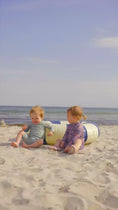 Video in Galerie-Betrachter laden und wiedergeben, Color Kids "UV Baby Overall" Weltkarte - River Blue
