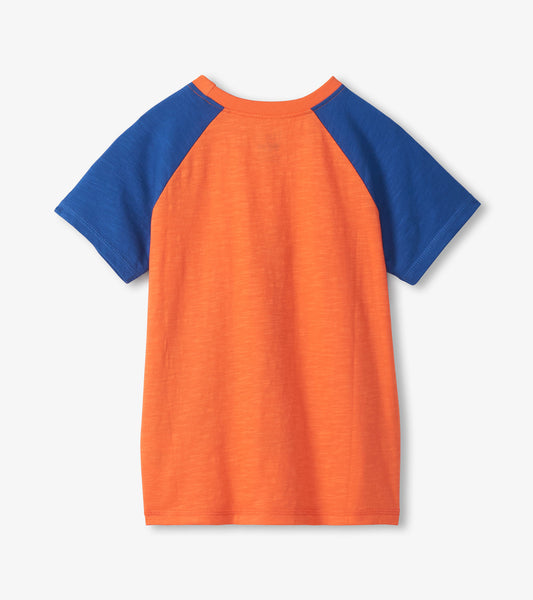Hatley Dino-Raglan-T-Shirt, das im Dunkeln leuchtet - Flamingo